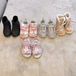 Size 6 shoe lot. Used.